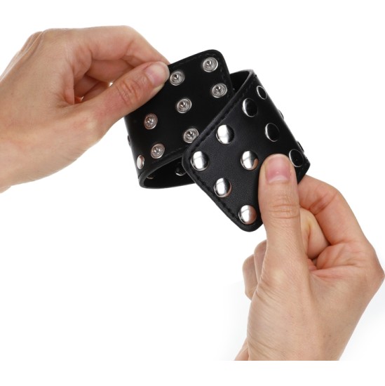 Kink Wrist Restraint KINK - WRIST RESTRAINTS WITH SNAP FASTEN FULL OF RIVETS BLACK ADJUSTABLE 19-24 CM X 5.5 CM