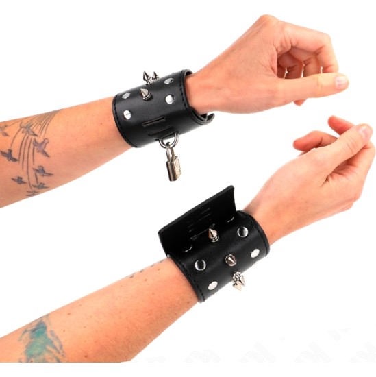 Kink Wrist Restraint KINK - PUNK WRIST RESTRAINTS WITH SPIKES 25 X 6 CM