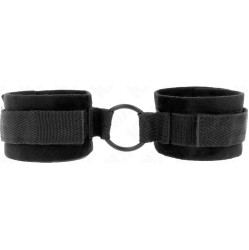 Kink Wrist Restraint KINK - BEGINNER FUR HAND CUFFS 25 CM WITH O-RING 4 CM BLACK ADJUSTABLE 15-25 CM