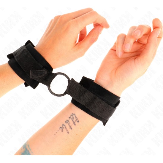 Kink Wrist Restraint KINK - BEGINNER FUR HAND CUFFS 25 CM WITH O-RING 4 CM BLACK ADJUSTABLE 15-25 CM