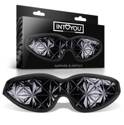 Black Sapphire Safīra vegānāda ar aizsietām acīm