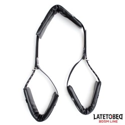 Latetobed Bdsm Line Polsterēta augšstilbu stropes pozicionēšanas palīgierīce